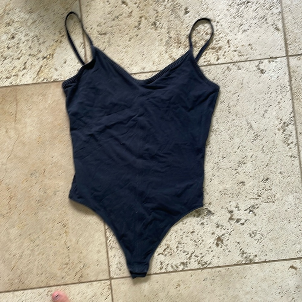 Everlane black bodysuit - Picture 2 of 3